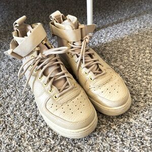 Nike Air Force 1 High '07 Women